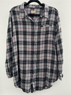 Boston Traders Black, White & Red Plaid Button-Down Shirt